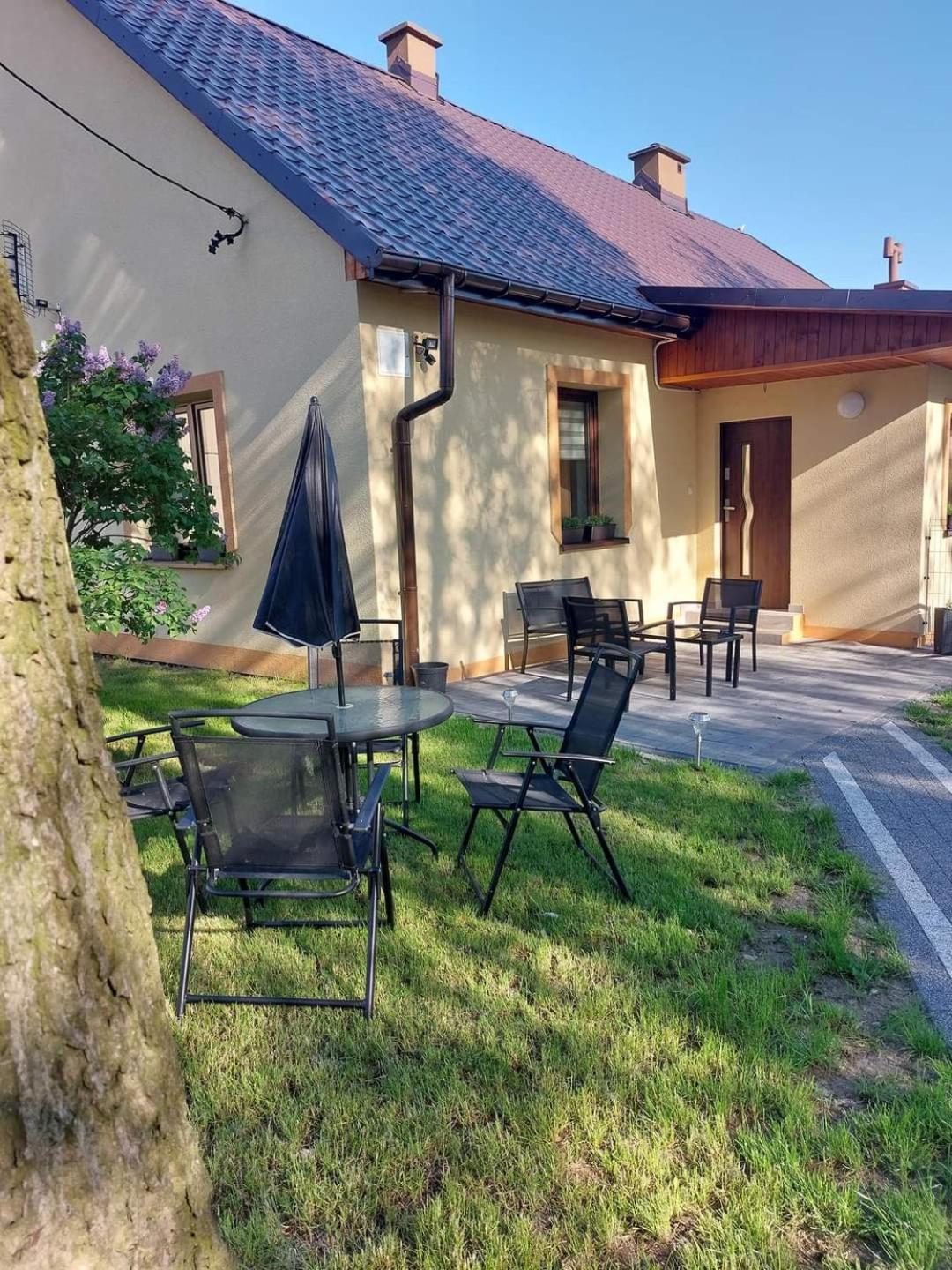 Appartement Lawendowy Zakatek à Graboszyce Extérieur photo